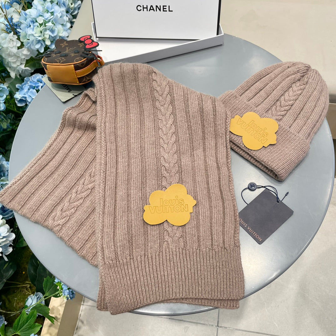 LOUIS VUITTON SET SCARF AND HAT IN LIGHT BROWN WOOL 419146