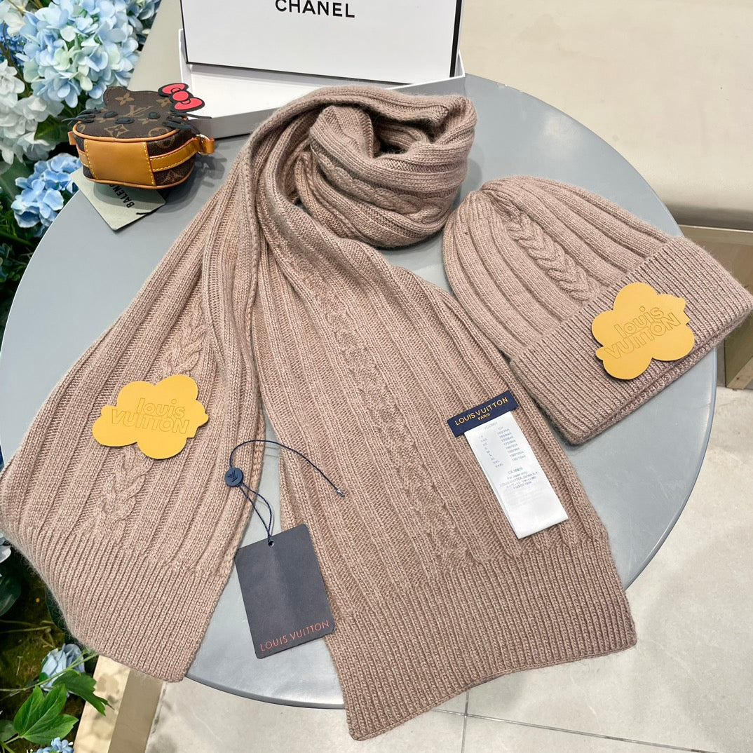 LOUIS VUITTON SET SCARF AND HAT IN LIGHT BROWN WOOL 419146