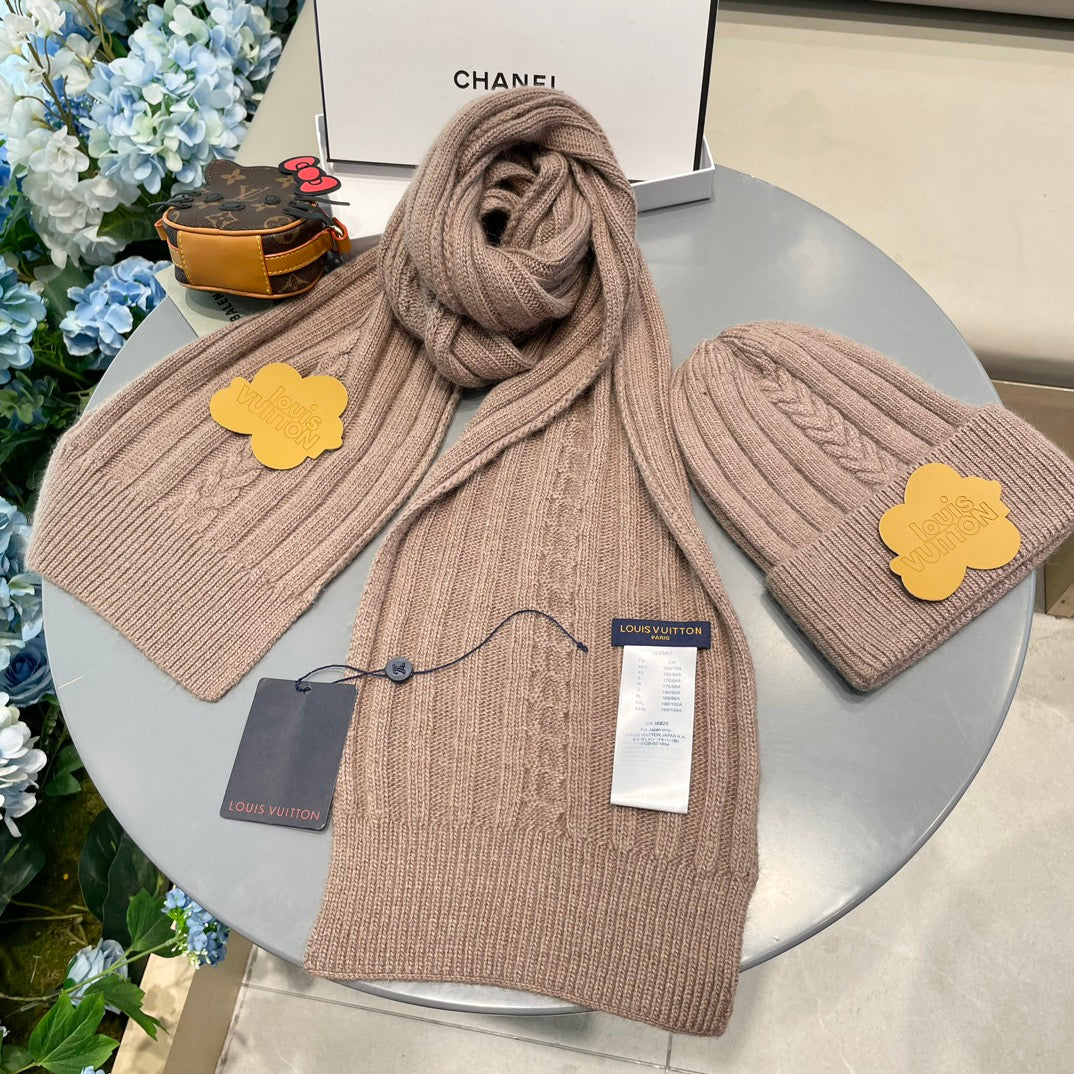 LOUIS VUITTON SET SCARF AND HAT IN LIGHT BROWN WOOL 419146