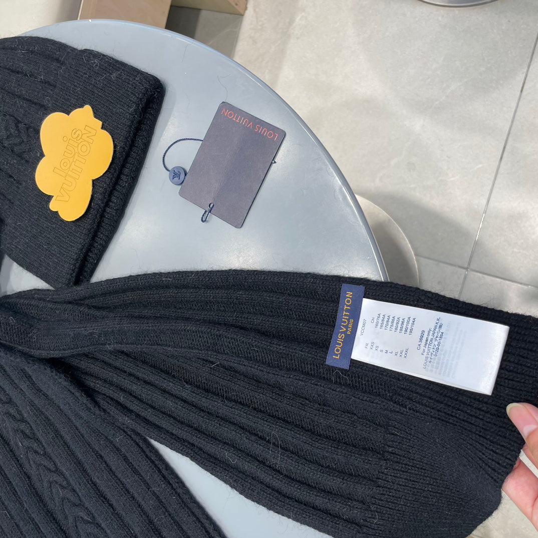 LOUIS VUITTON SET SCARF AND HAT IN BLACK WOOL 419147