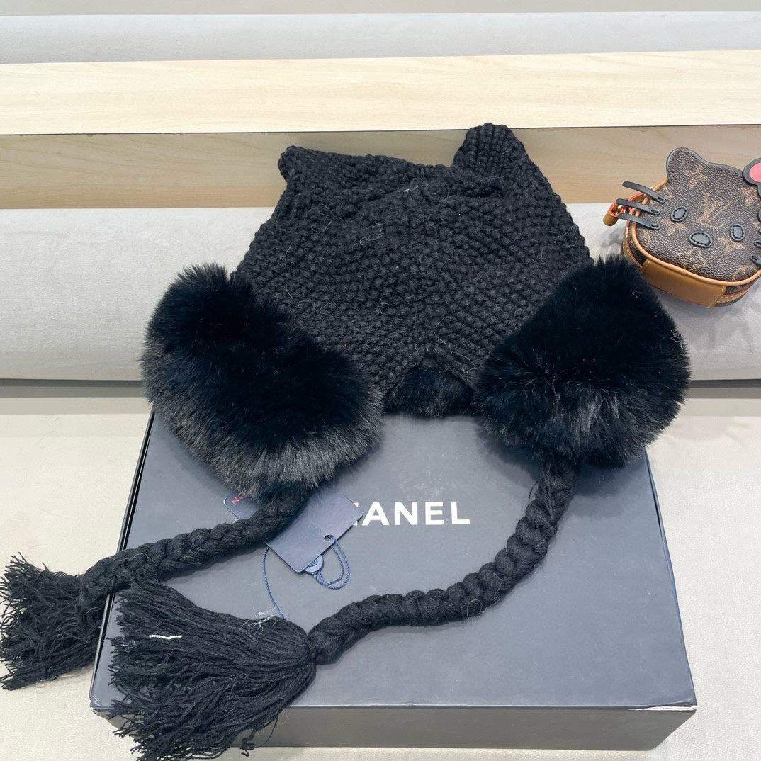 LOUIS VUITTON KNITTED BEANIE HAT IN BLACK WOOL WITH JAPANESE CAT EARS 421256