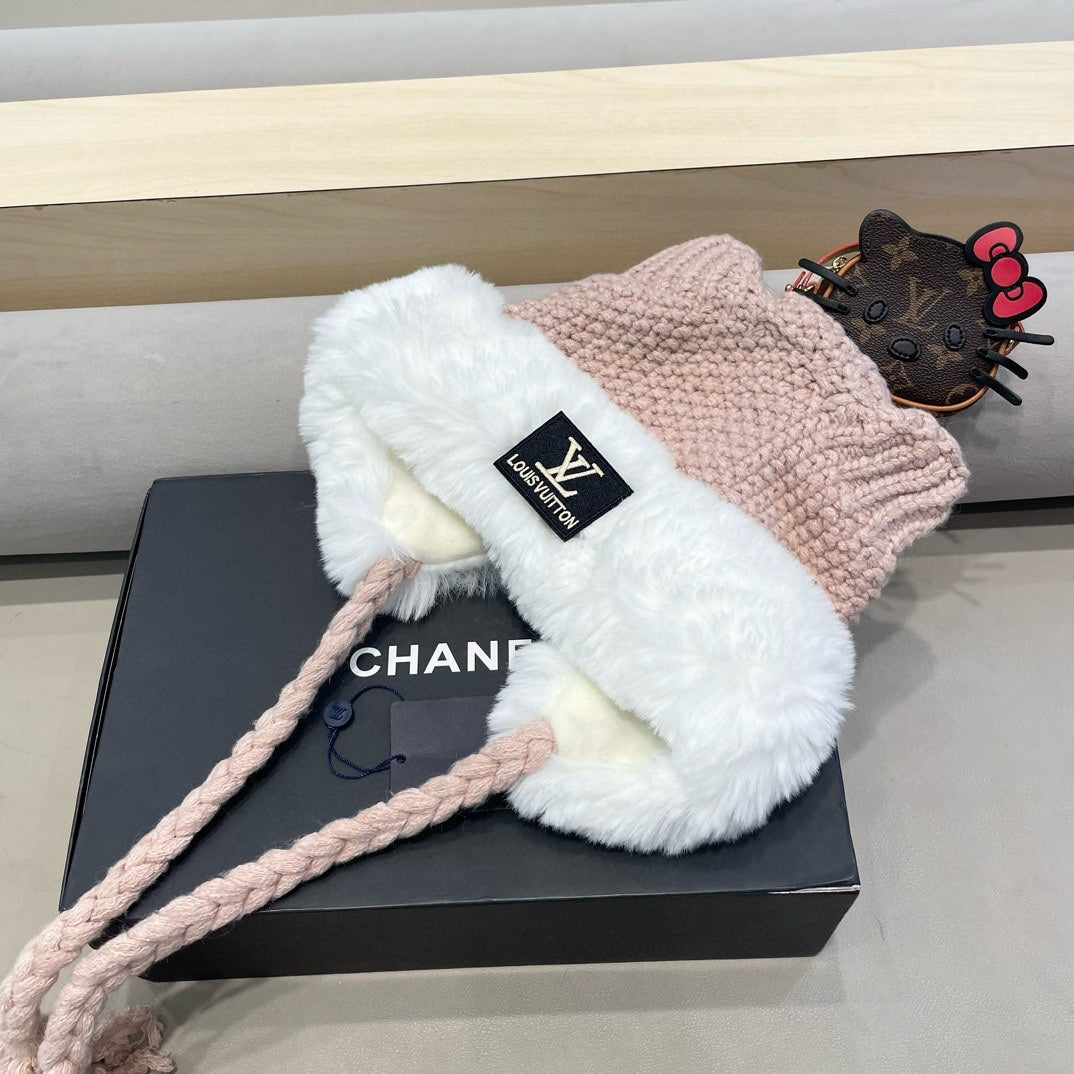 LOUIS VUITTON KNITTED BEANIE HAT IN LIGHT PINK WOOL WITH JAPANESE CAT EARS 421258
