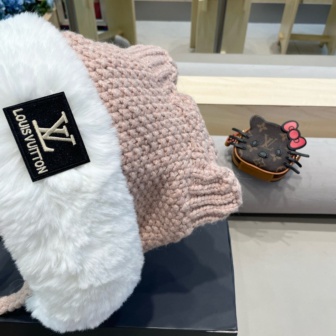 LOUIS VUITTON KNITTED BEANIE HAT IN LIGHT PINK WOOL WITH JAPANESE CAT EARS 421258