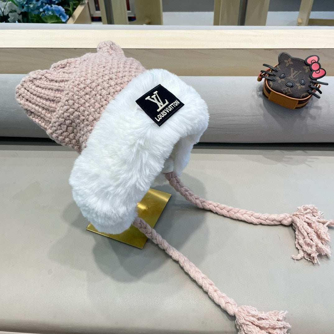 LOUIS VUITTON KNITTED BEANIE HAT IN LIGHT PINK WOOL WITH JAPANESE CAT EARS 421258