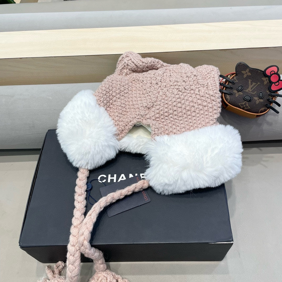 LOUIS VUITTON KNITTED BEANIE HAT IN LIGHT PINK WOOL WITH JAPANESE CAT EARS 421258