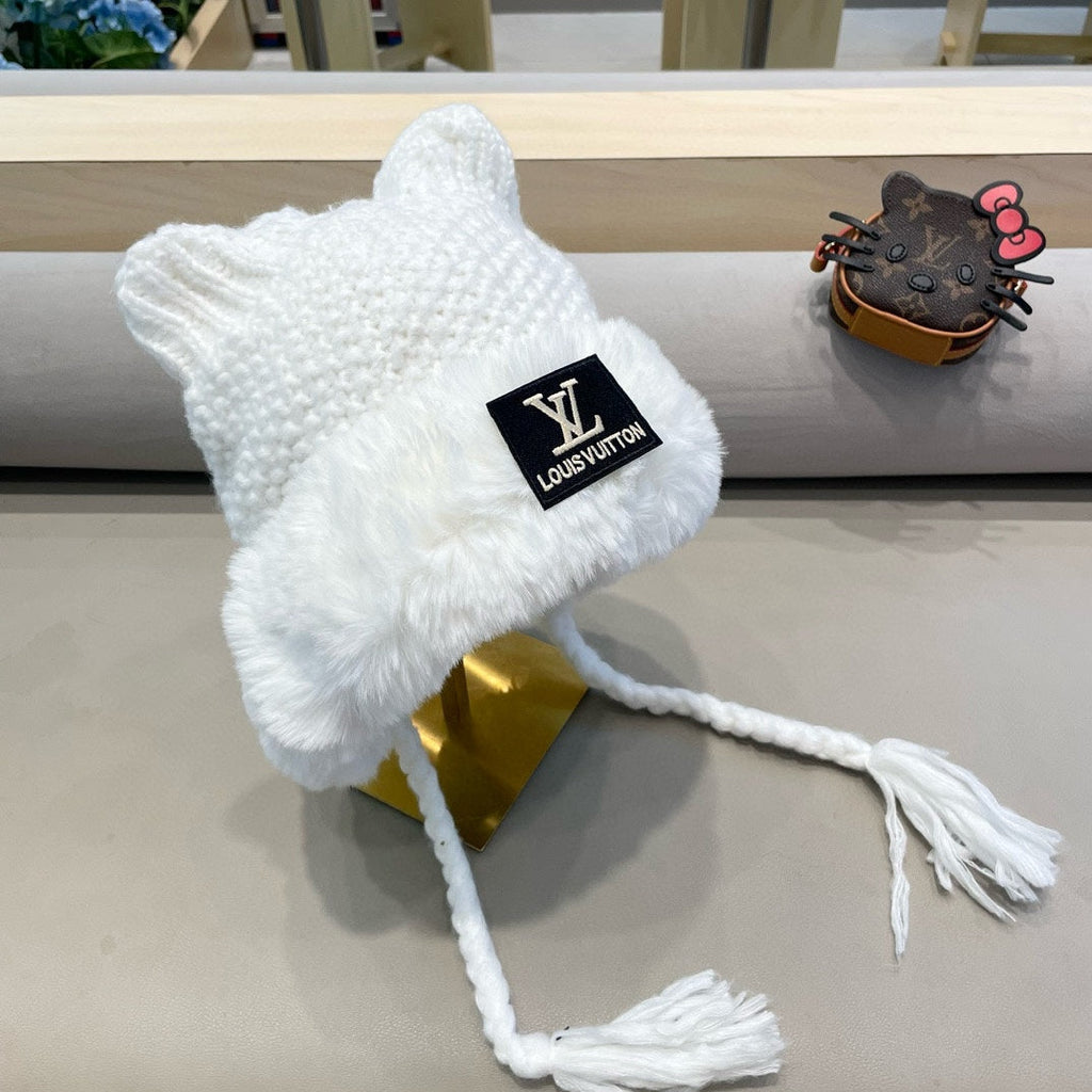LOUIS VUITTON KNITTED BEANIE HAT IN WHITE WOOL WITH JAPANESE CAT EARS 421259