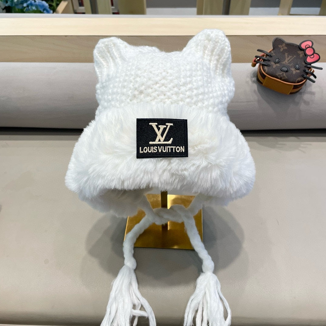 LOUIS VUITTON KNITTED BEANIE HAT IN WHITE WOOL WITH JAPANESE CAT EARS 421259