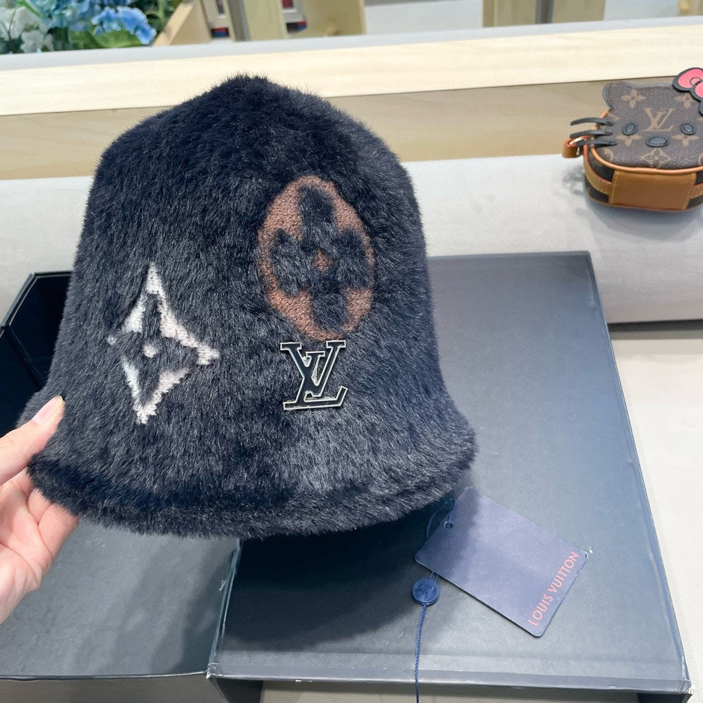 LOUIS VUITTON BUCKET HAT IN BLACK RABBIT FUR 421260