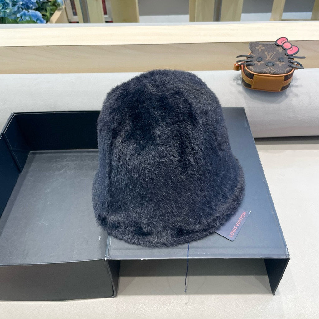LOUIS VUITTON BUCKET HAT IN BLACK RABBIT FUR 421260