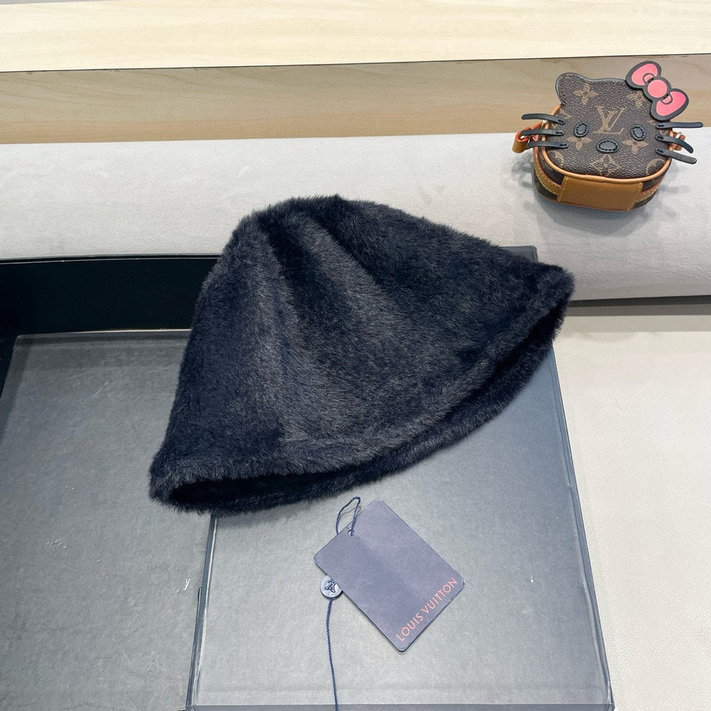 LOUIS VUITTON BUCKET HAT IN BLACK RABBIT FUR 421260