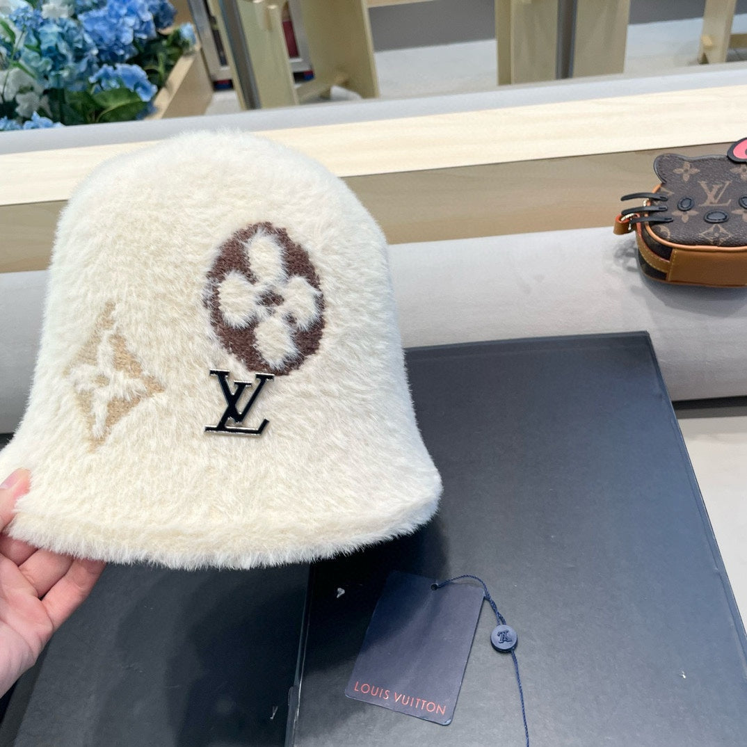 LOUIS VUITTON BUCKET HAT IN BEIGE RABBIT FUR 421261