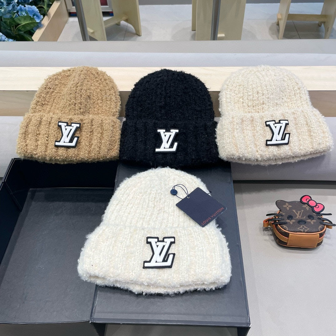LOUIS VUITTON KNITTED BEANIE HAT IN WHITE WOOL 421265