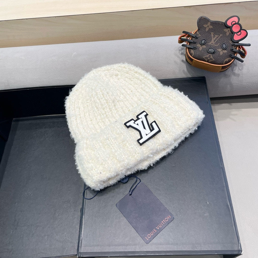 LOUIS VUITTON KNITTED BEANIE HAT IN WHITE WOOL 421265