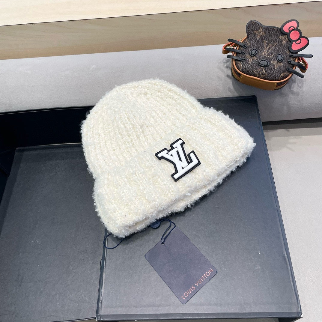 LOUIS VUITTON KNITTED BEANIE HAT IN WHITE WOOL 421265