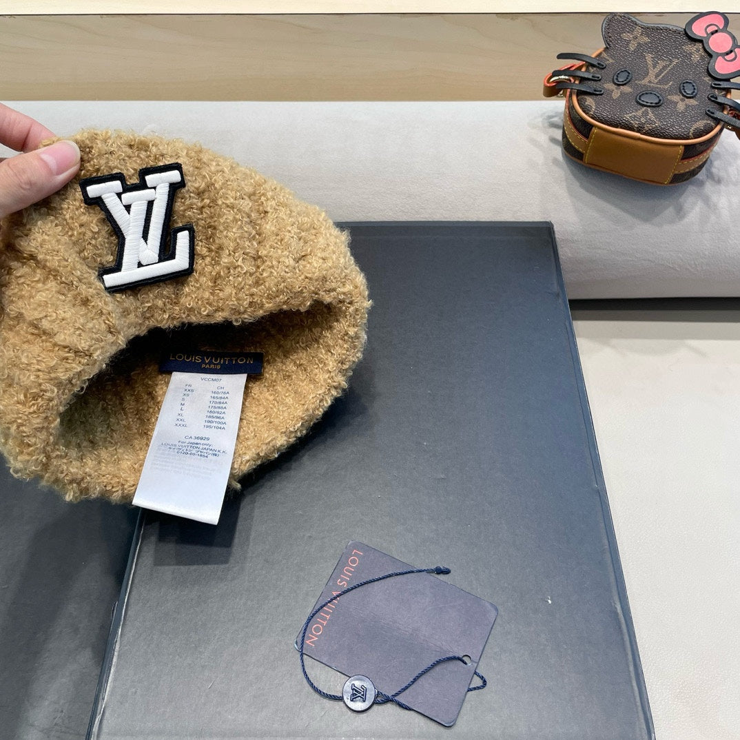 LOUIS VUITTON KNITTED BEANIE HAT IN CAMEL BEIGE WOOL 421266