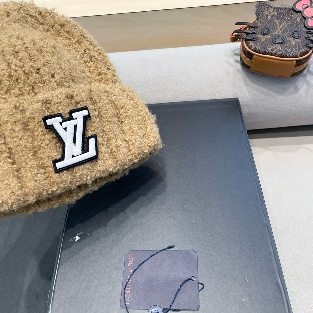LOUIS VUITTON KNITTED BEANIE HAT IN CAMEL BEIGE WOOL 421266