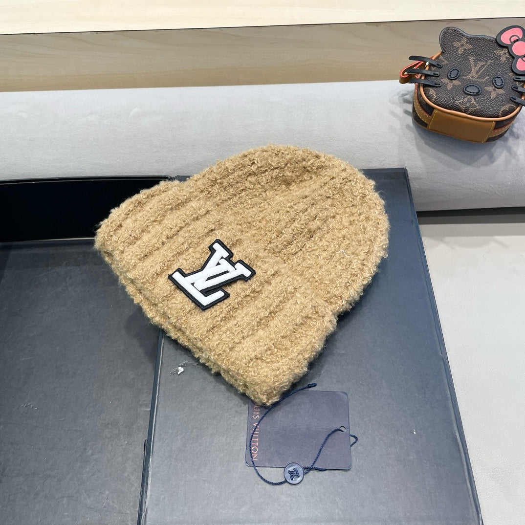 LOUIS VUITTON KNITTED BEANIE HAT IN CAMEL BEIGE WOOL 421266