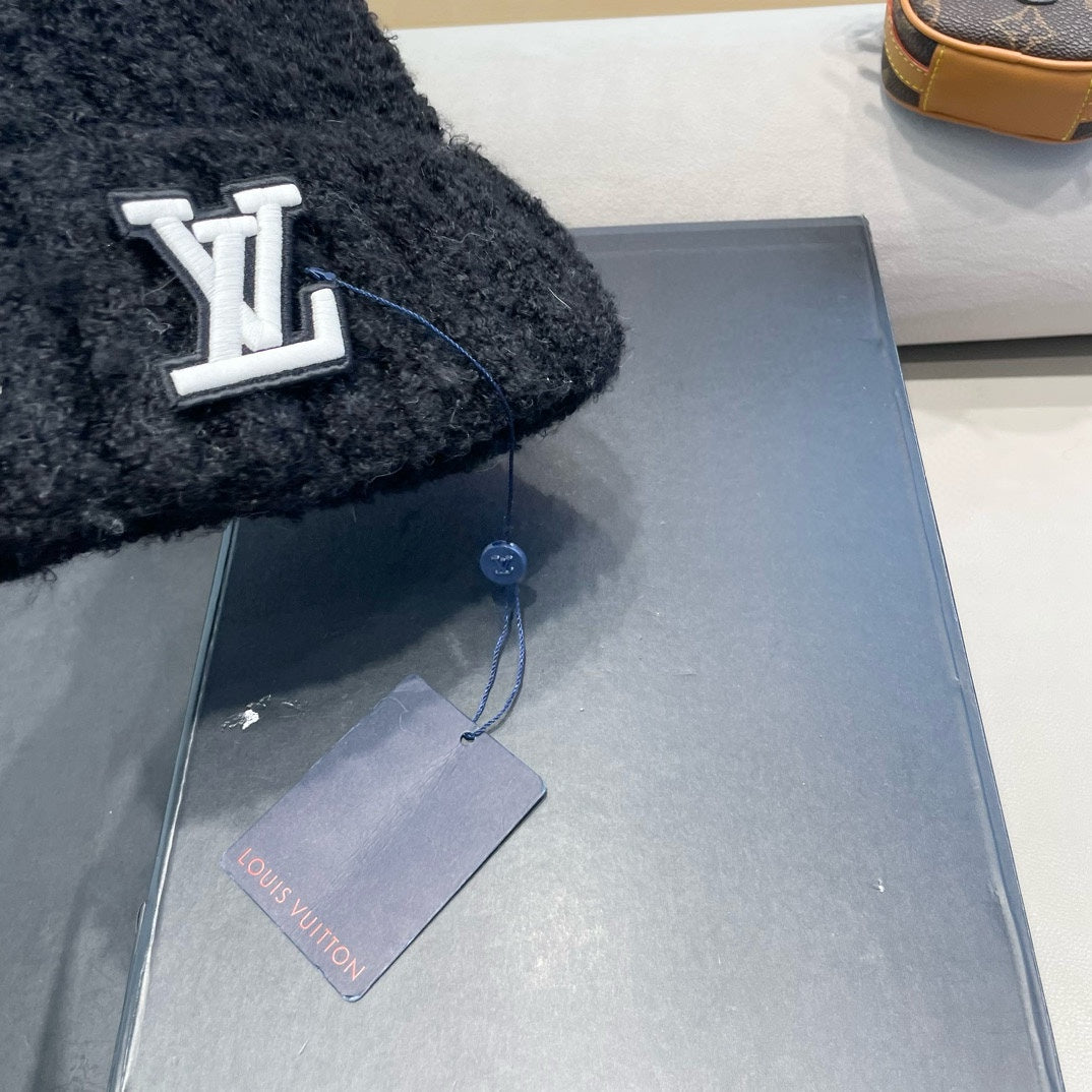 LOUIS VUITTON KNITTED BEANIE HAT IN BLACK WOOL 421268