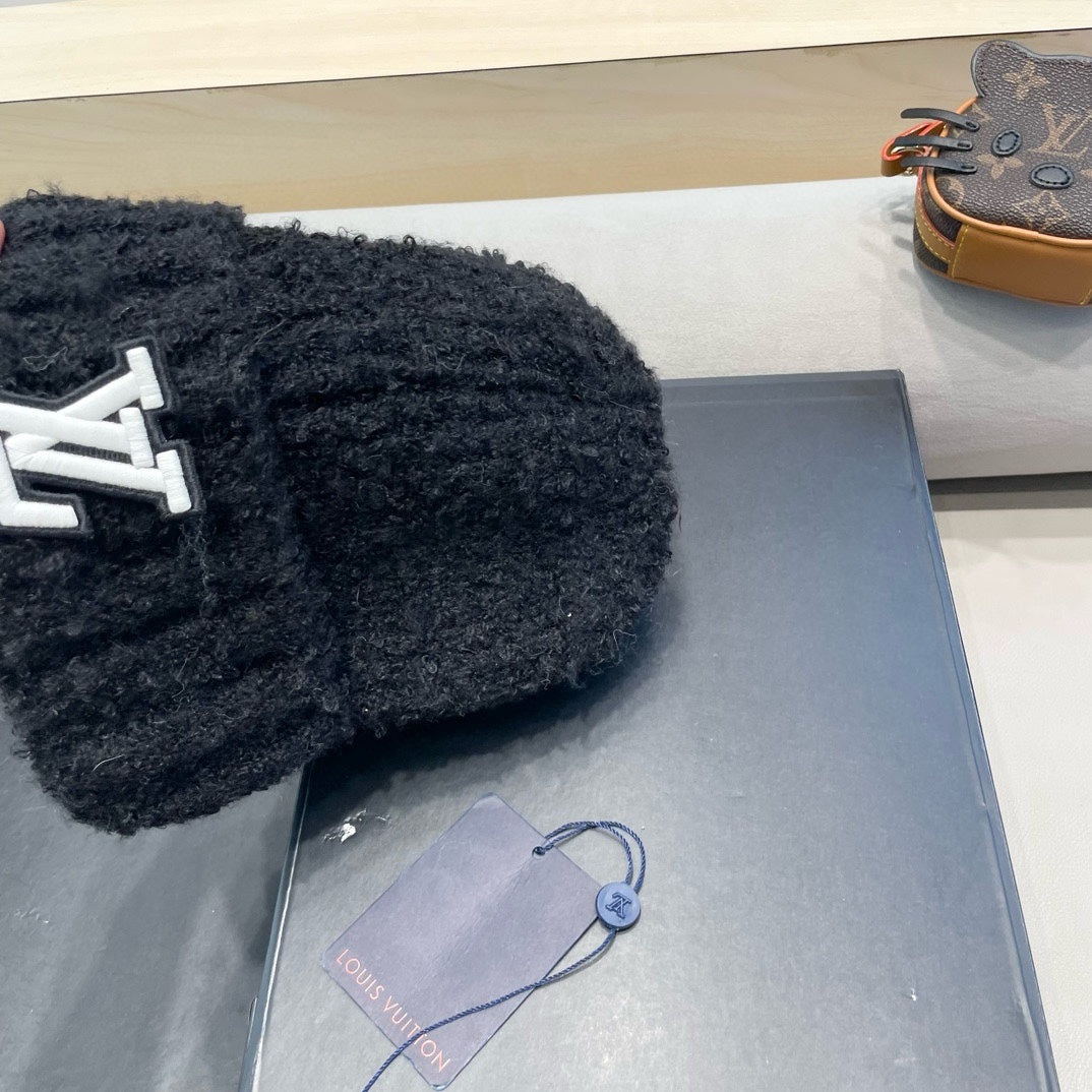 LOUIS VUITTON KNITTED BEANIE HAT IN BLACK WOOL 421268