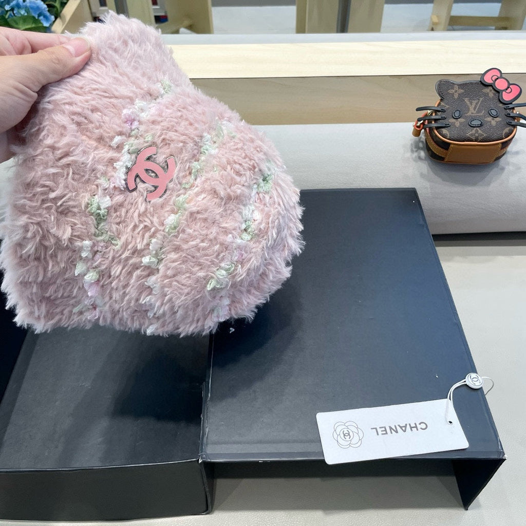 CHANEL BUCKET HAT IN LIGHT PINK FLEECE 421274