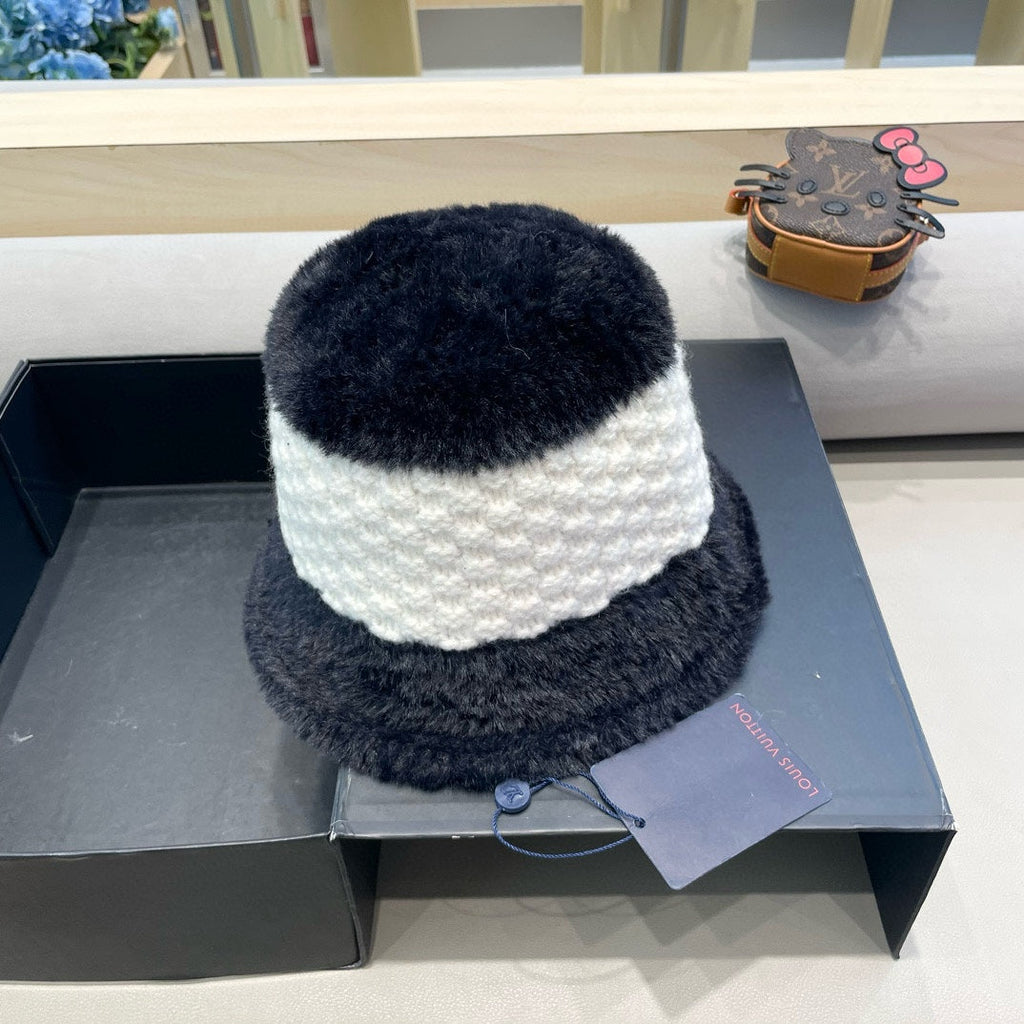 LOUIS VUITTON BUCKET HAT IN BLACK MIX WHITE WOOL 421038