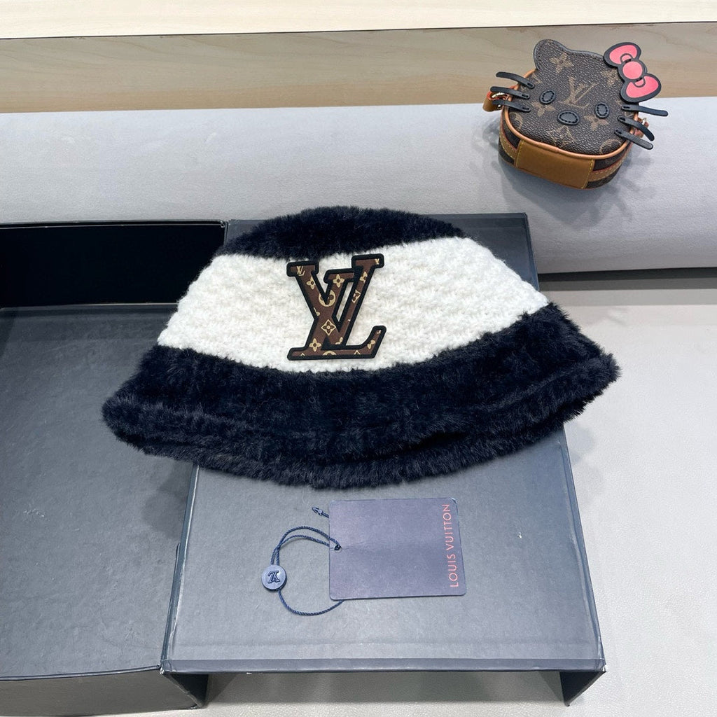 LOUIS VUITTON BUCKET HAT IN BLACK MIX WHITE WOOL 421038