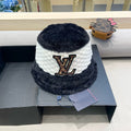 LOUIS VUITTON BUCKET HAT IN BLACK MIX WHITE WOOL 421038