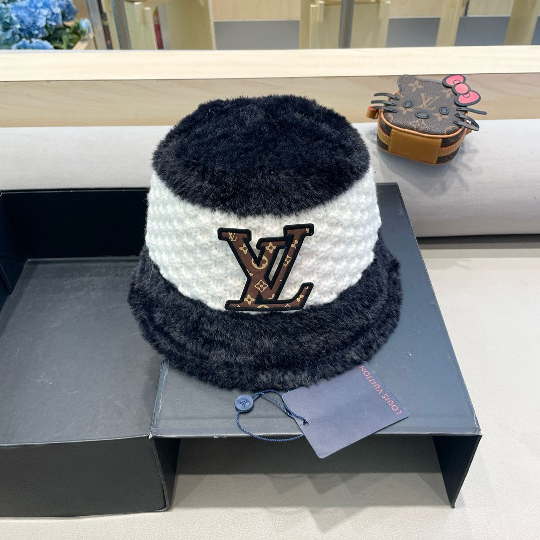 LOUIS VUITTON BUCKET HAT IN BLACK MIX WHITE WOOL 421038