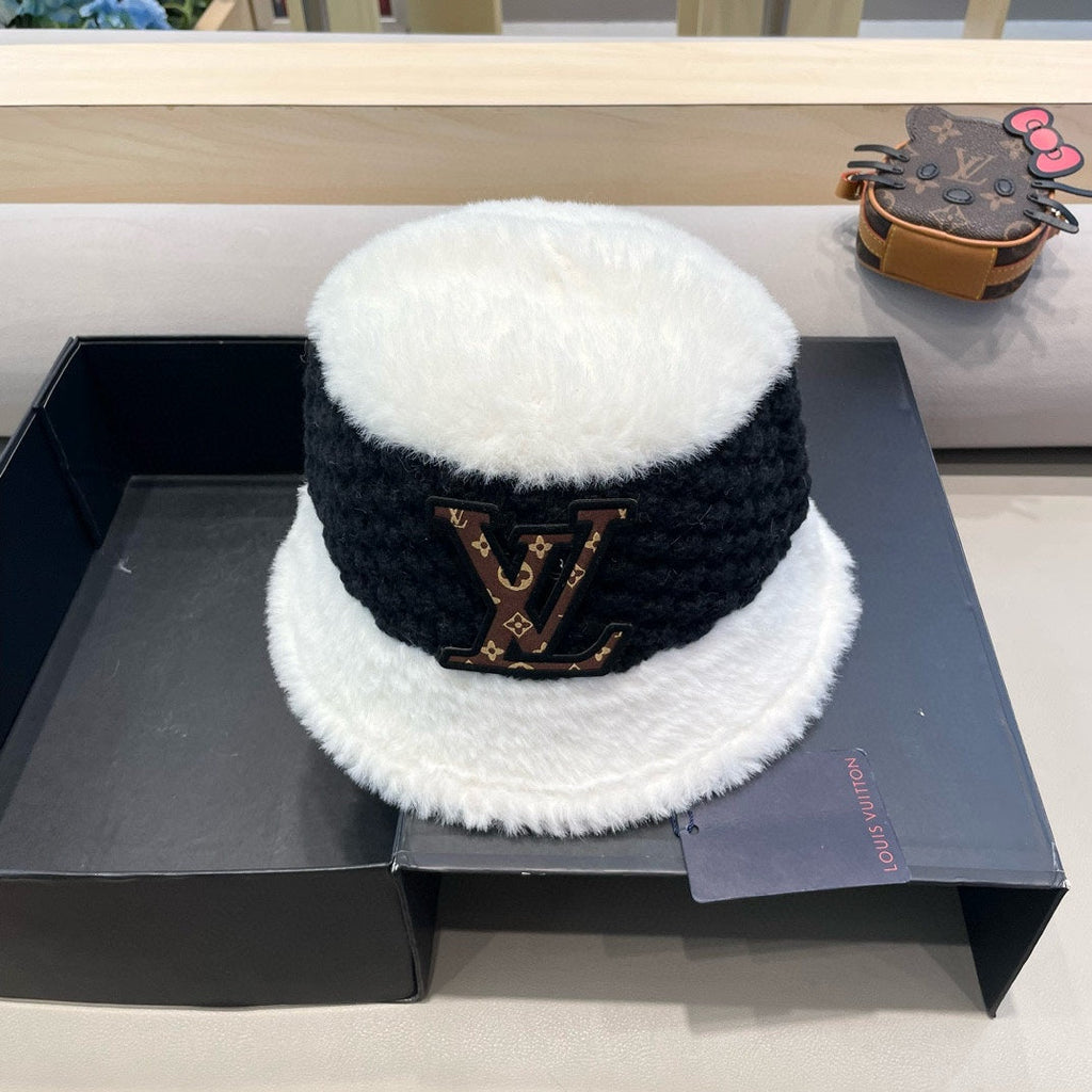LOUIS VUITTON BUCKET HAT IN WHITE MIX BLACK WOOL 421040