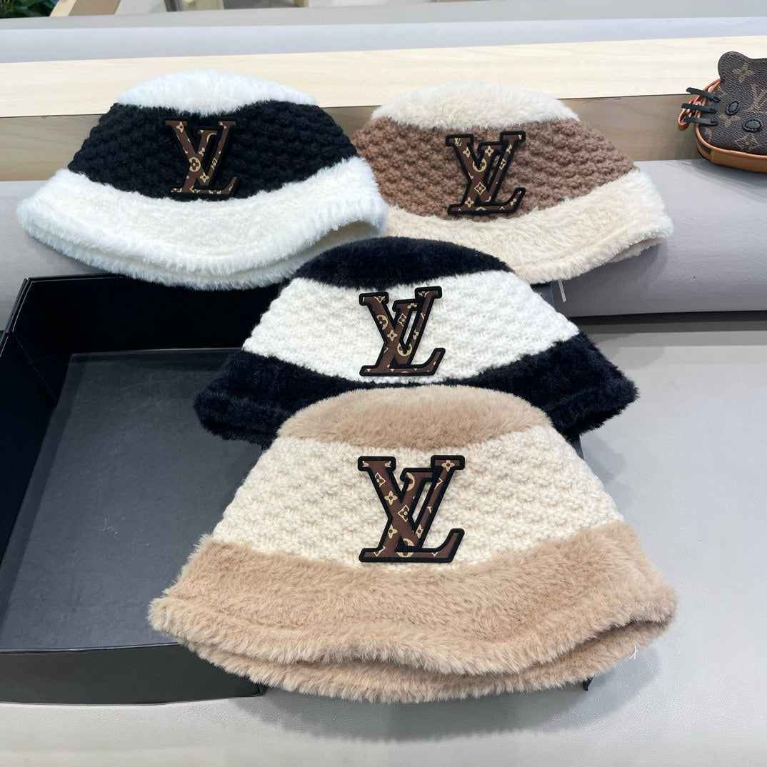 LOUIS VUITTON BUCKET HAT IN WHITE MIX BLACK WOOL 421040