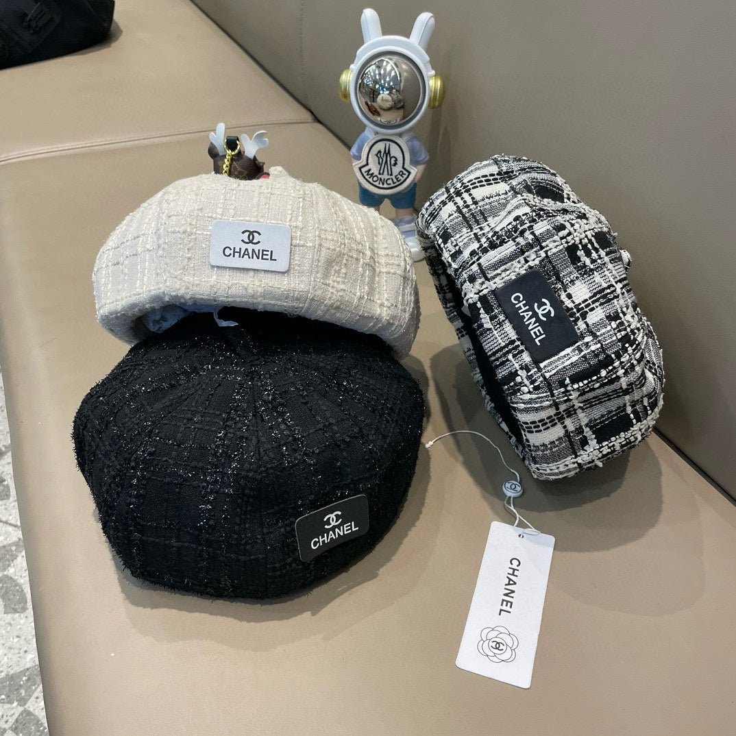 CHANEL BERET HAT IN BLACK MIX WHITE WOOL TWEED 422552