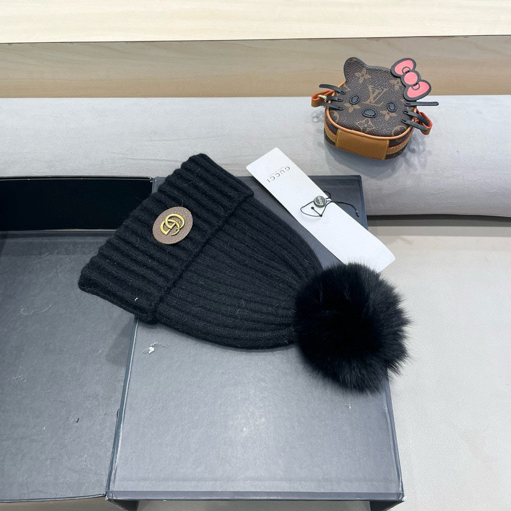 GUCCI BEANIE HAT IN BLACK WOOL 422454