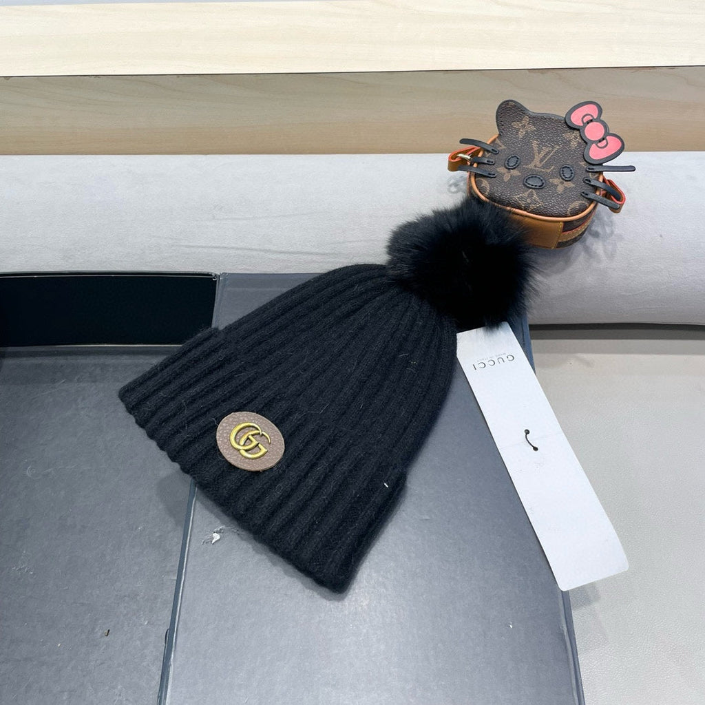 GUCCI BEANIE HAT IN BLACK WOOL 422454