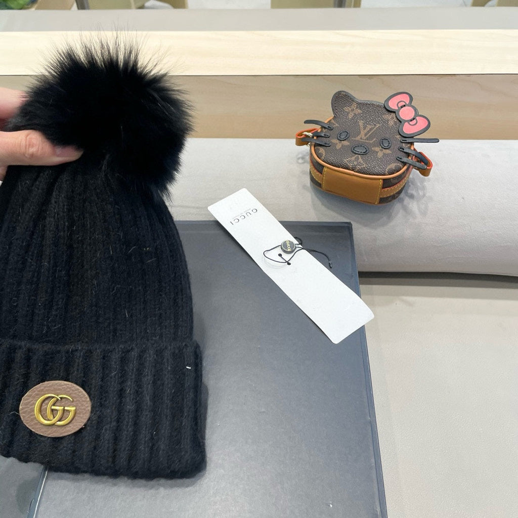 GUCCI BEANIE HAT IN BLACK WOOL 422454