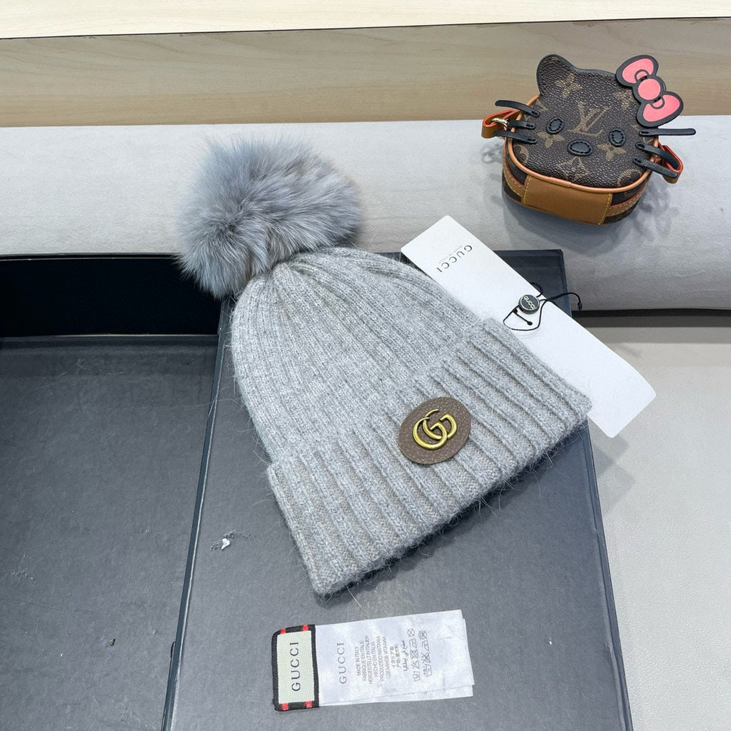 GUCCI BEANIE HAT IN LIGHT GRAY WOOL 422455
