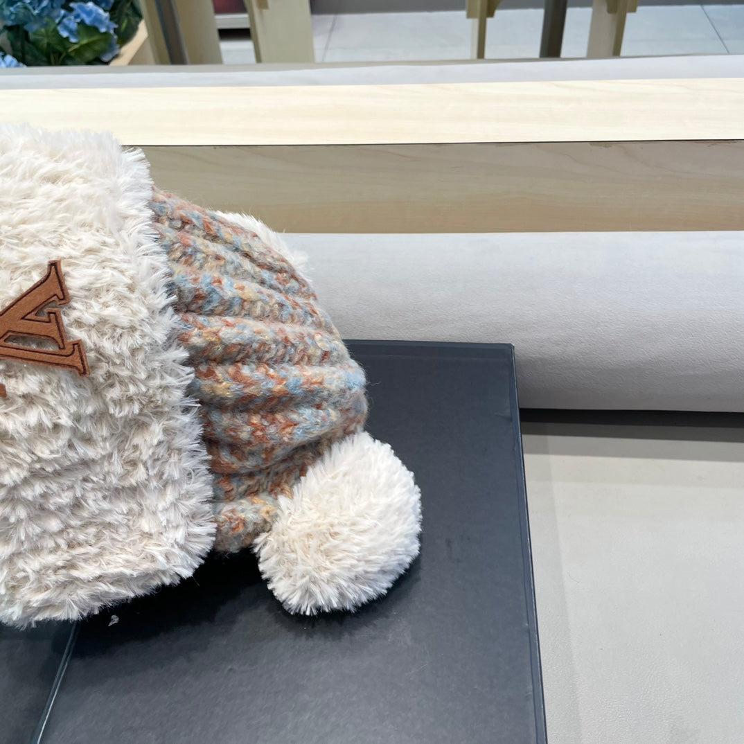 LOUIS VUITTON KNITTED BEANIE HAT IN COLORFUL WOOL WITH CUTE BEAR EARS 422497