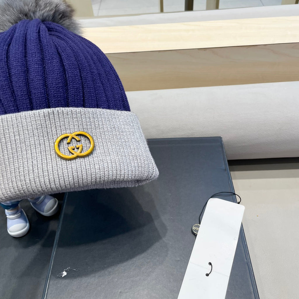 GUCCI BEANIE HAT IN NAVY BLUE MIX LIGHT GRAY WOOL AND FOX FUR 422501