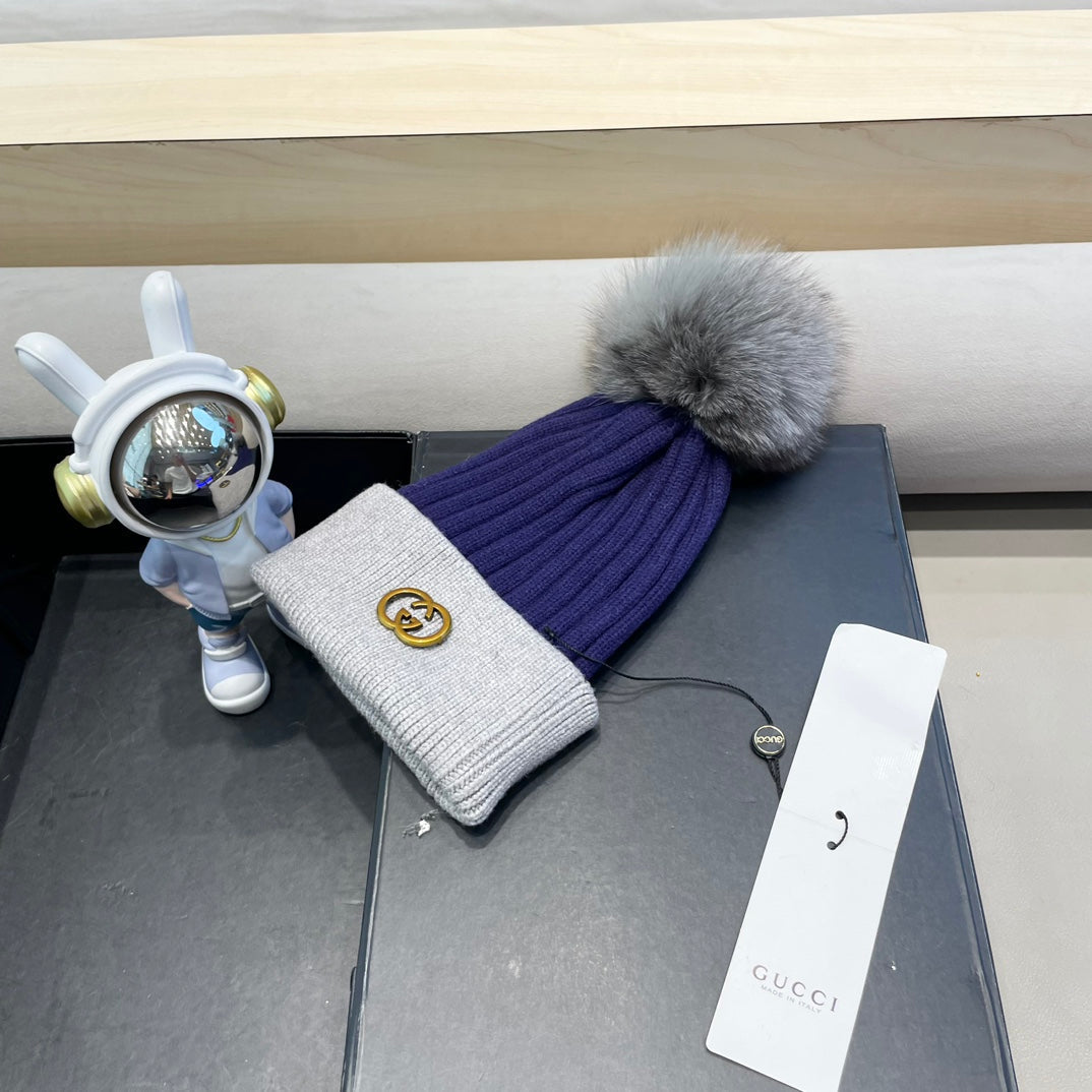 GUCCI BEANIE HAT IN NAVY BLUE MIX LIGHT GRAY WOOL AND FOX FUR 422501