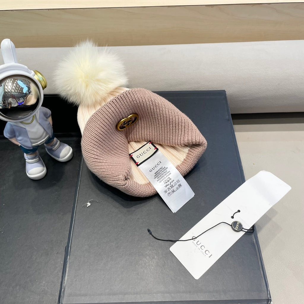 GUCCI BEANIE HAT IN LIGHT BROWN MIX WHITE WOOL AND FOX FUR 422502