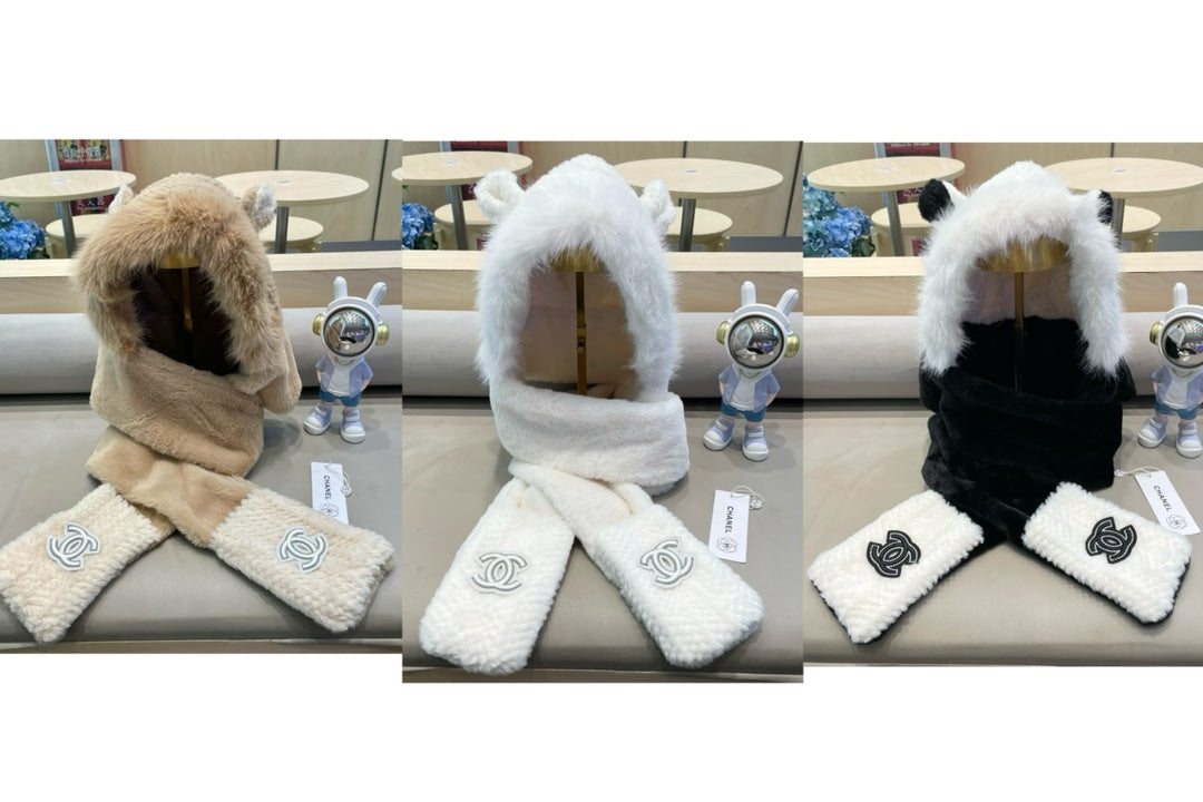CHANEL BALACLAVA HAT IN WHITE FLEECE 422223