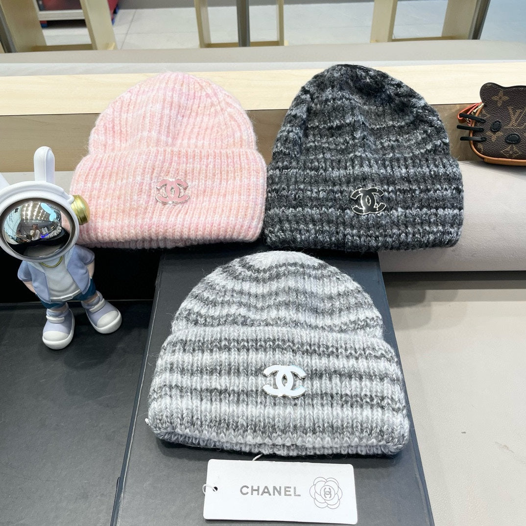 CHANEL STRIPED KNITTED HAT IN LIGHT PINK WOOL 424515