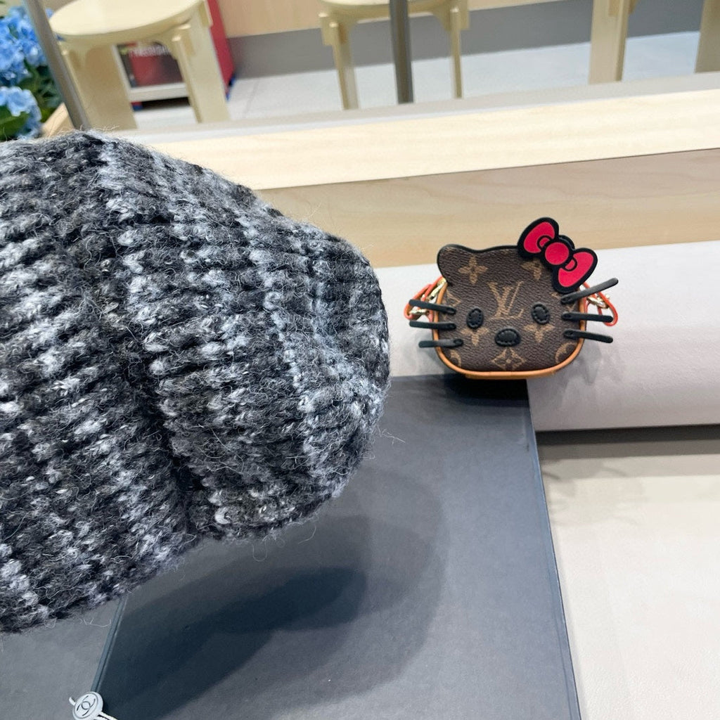 CHANEL STRIPED KNITTED HAT IN DARK GRAY WOOL 424516