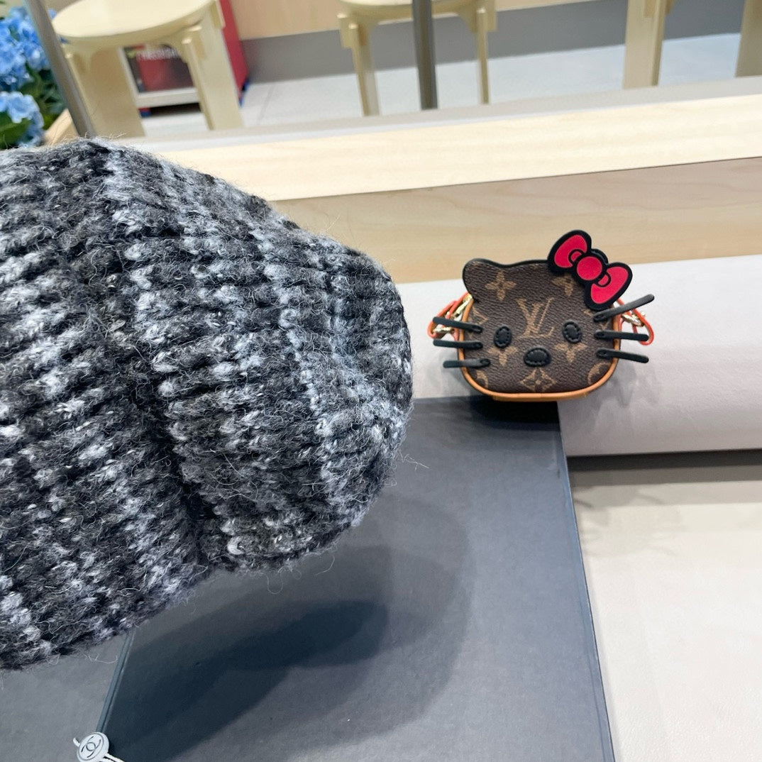 CHANEL STRIPED KNITTED HAT IN DARK GRAY WOOL 424516