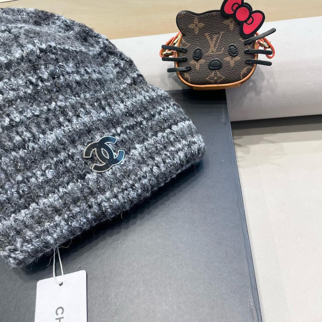 CHANEL STRIPED KNITTED HAT IN DARK GRAY WOOL 424516