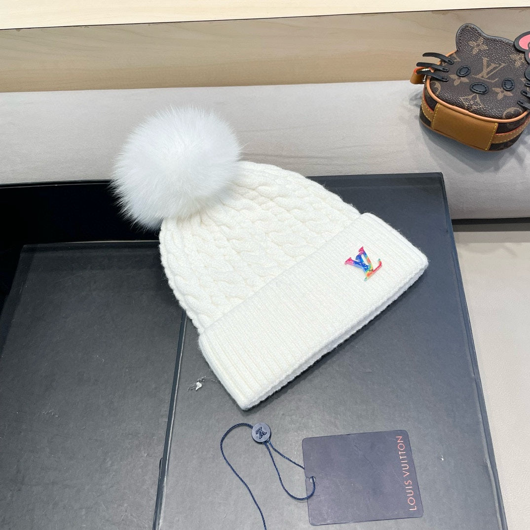 LOUIS VUITTON KNITTED BEANIE HAT IN WHITE WOOL 426215