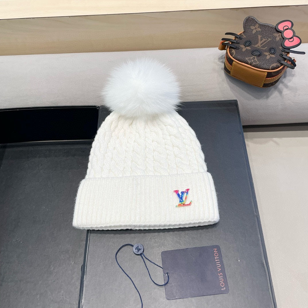 LOUIS VUITTON KNITTED BEANIE HAT IN WHITE WOOL 426215