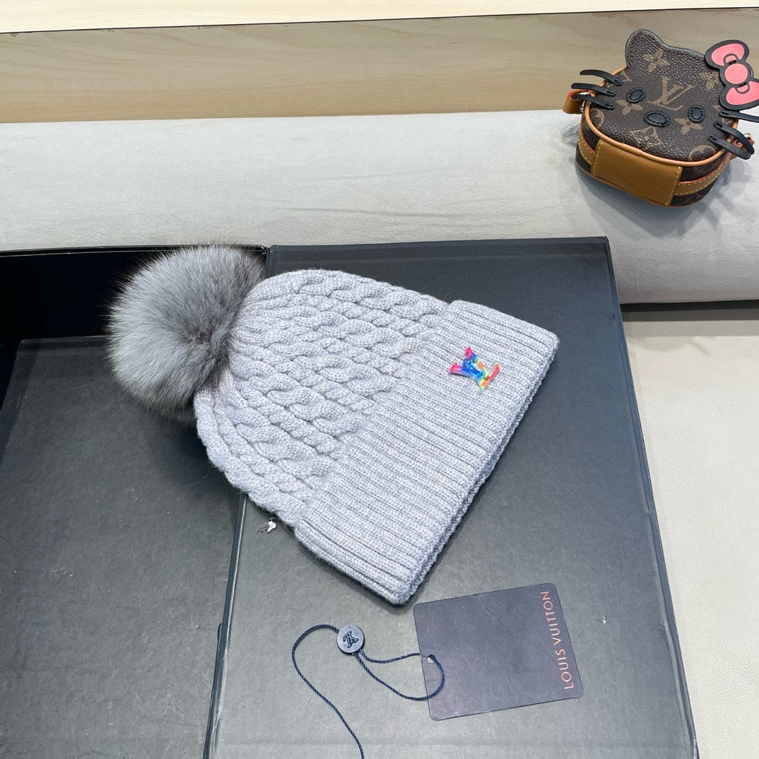 LOUIS VUITTON KNITTED BEANIE HAT IN GRAY WOOL 426216