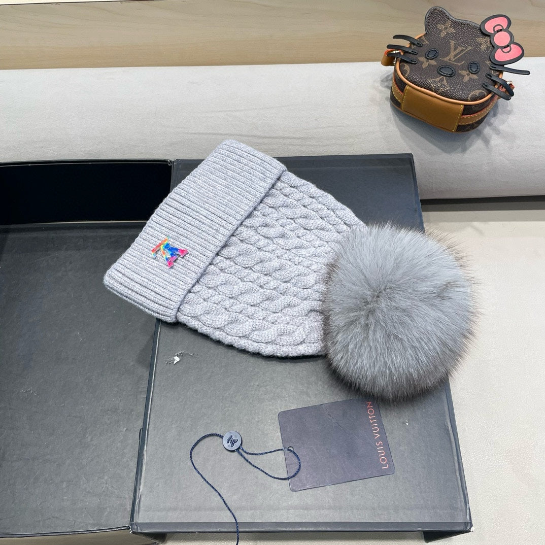 LOUIS VUITTON KNITTED BEANIE HAT IN GRAY WOOL 426216