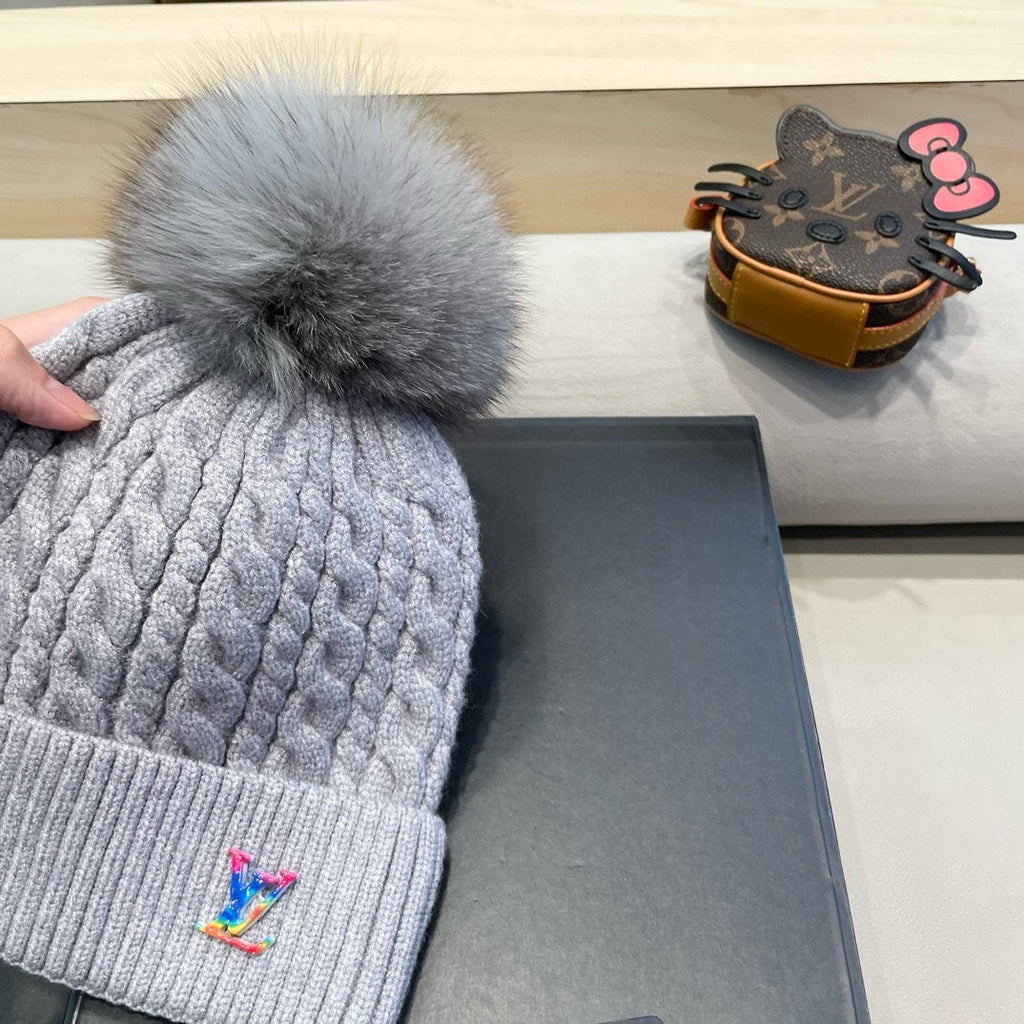 LOUIS VUITTON KNITTED BEANIE HAT IN GRAY WOOL 426216