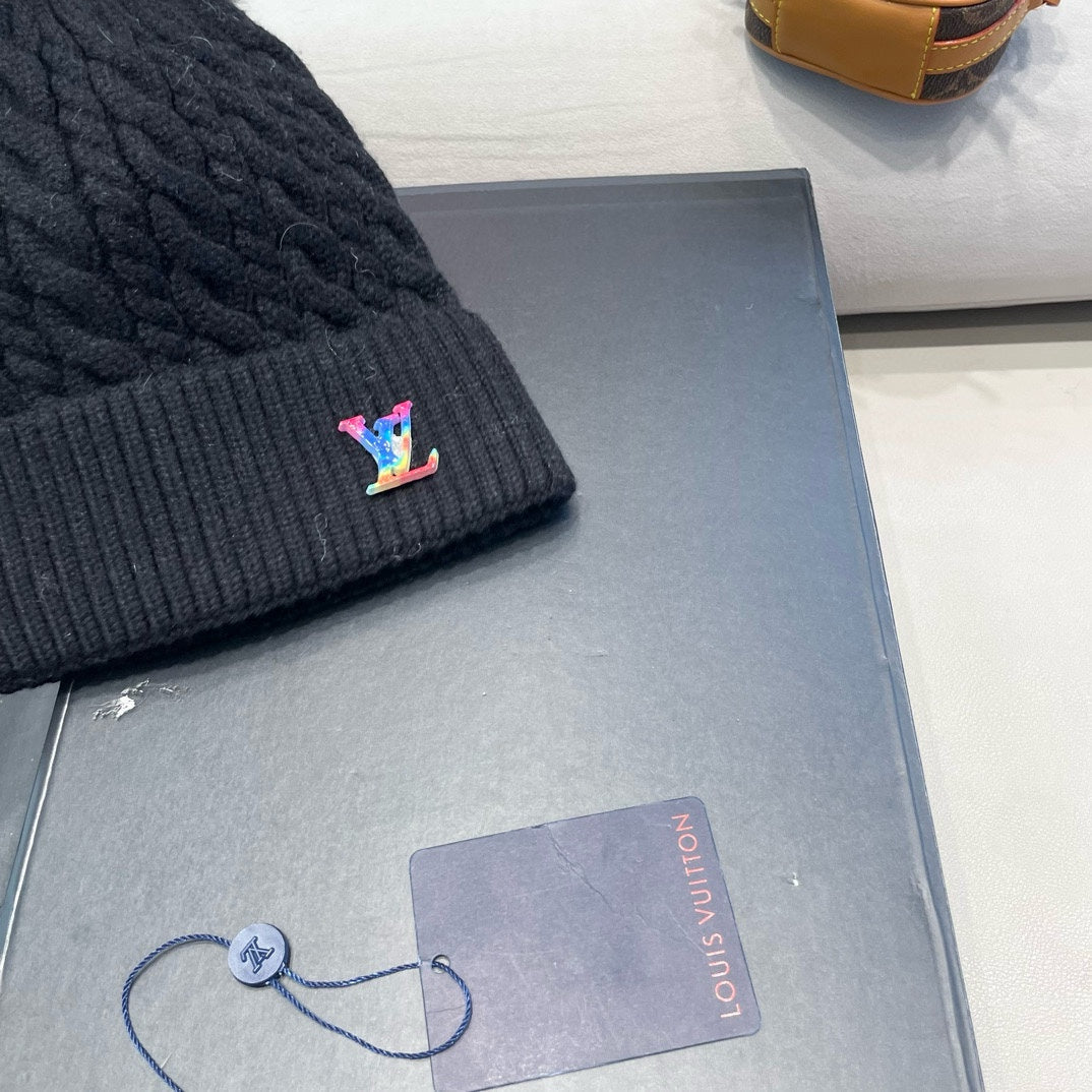 LOUIS VUITTON KNITTED BEANIE HAT IN BLACK WOOL 426217